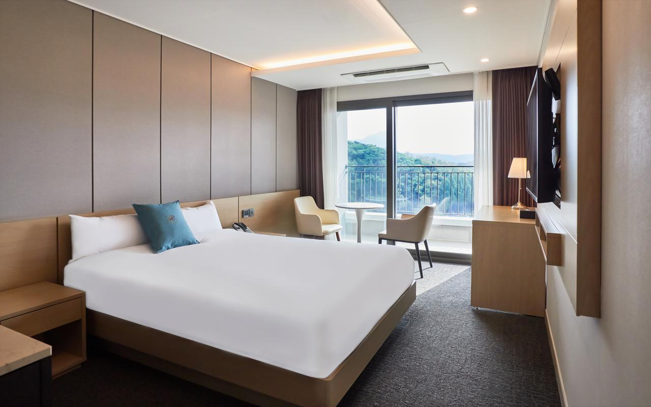 room-card-img-0